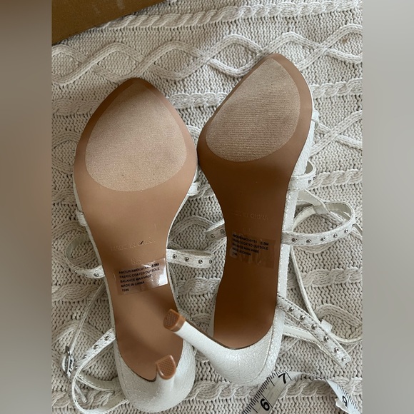 Steve Madden Silver Studded White Heels “Amour” Style Various Sizes - Picture 6 of 16